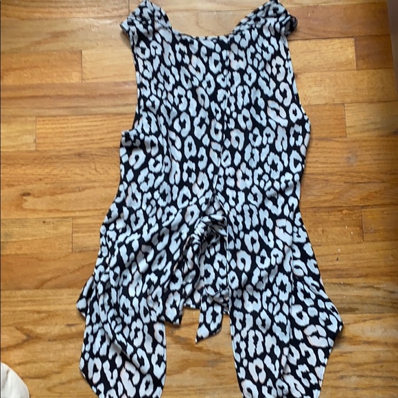 Express flyaway tie back top - Picture 2 of 6